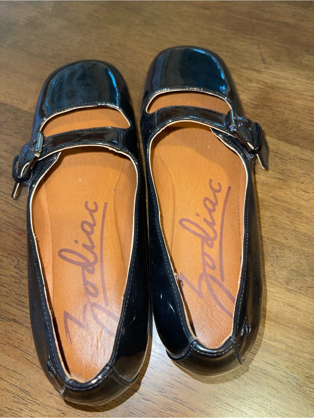 Black Patent Mary Jane Flats size 6 - Picture 2 of 4